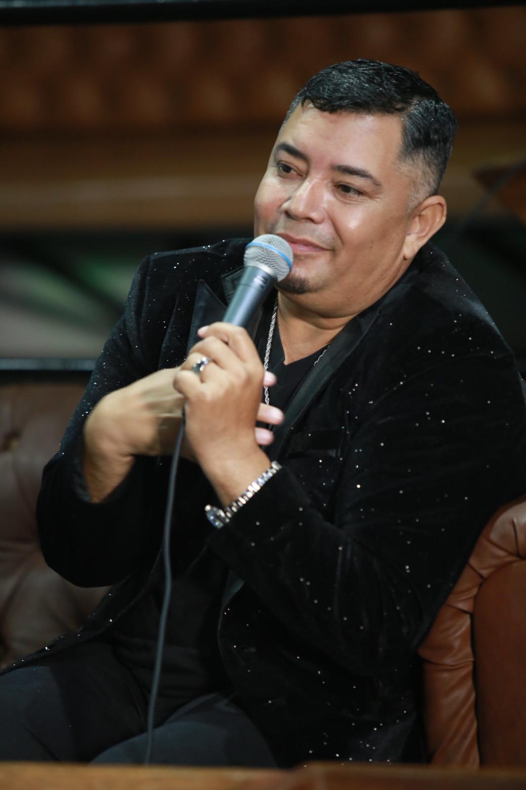 $!‘Regresa’ Israel Valdez a la Original Banda El Limón