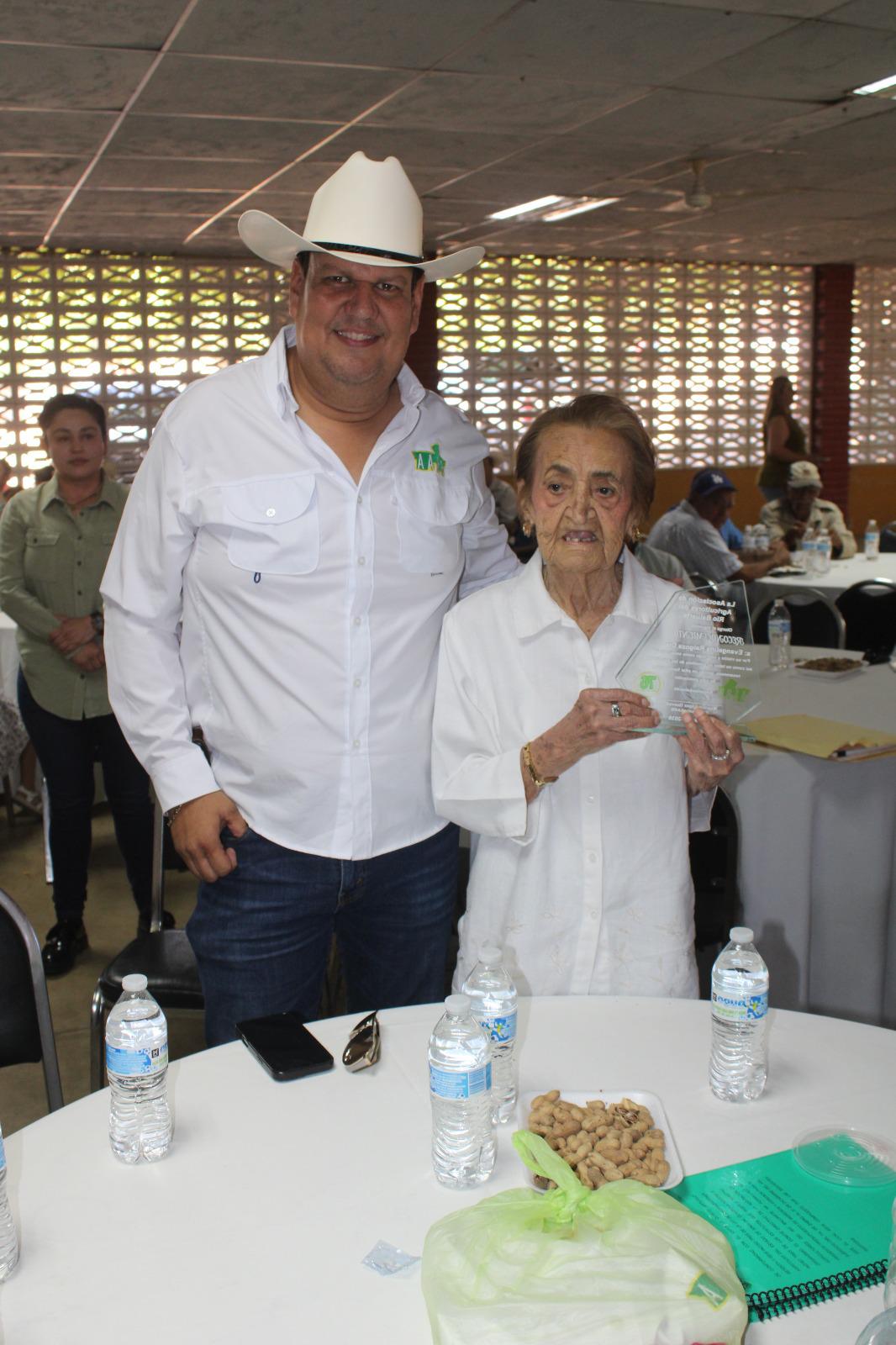 $!Agricultores del Río Baluarte rinden informe con logros y alertas para el campo