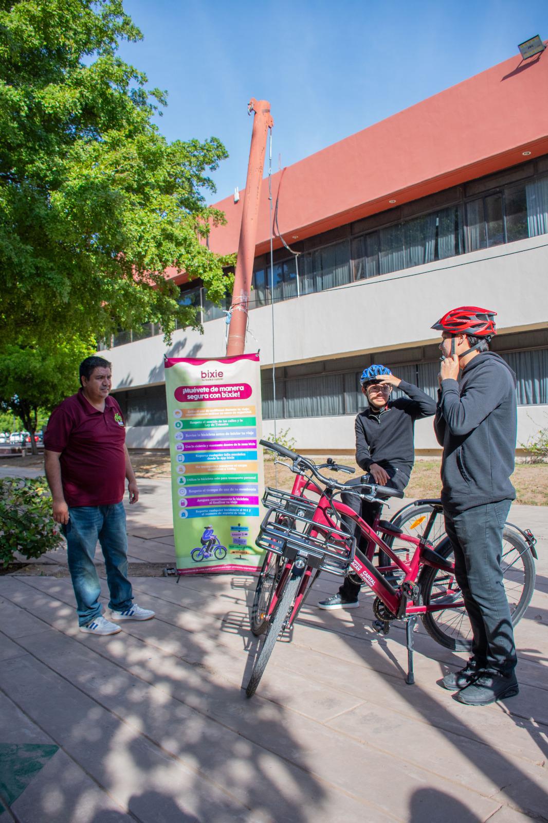 $!Proyecto Bixie llega a la UAdeO; alumnos prueban modelos durante demostración