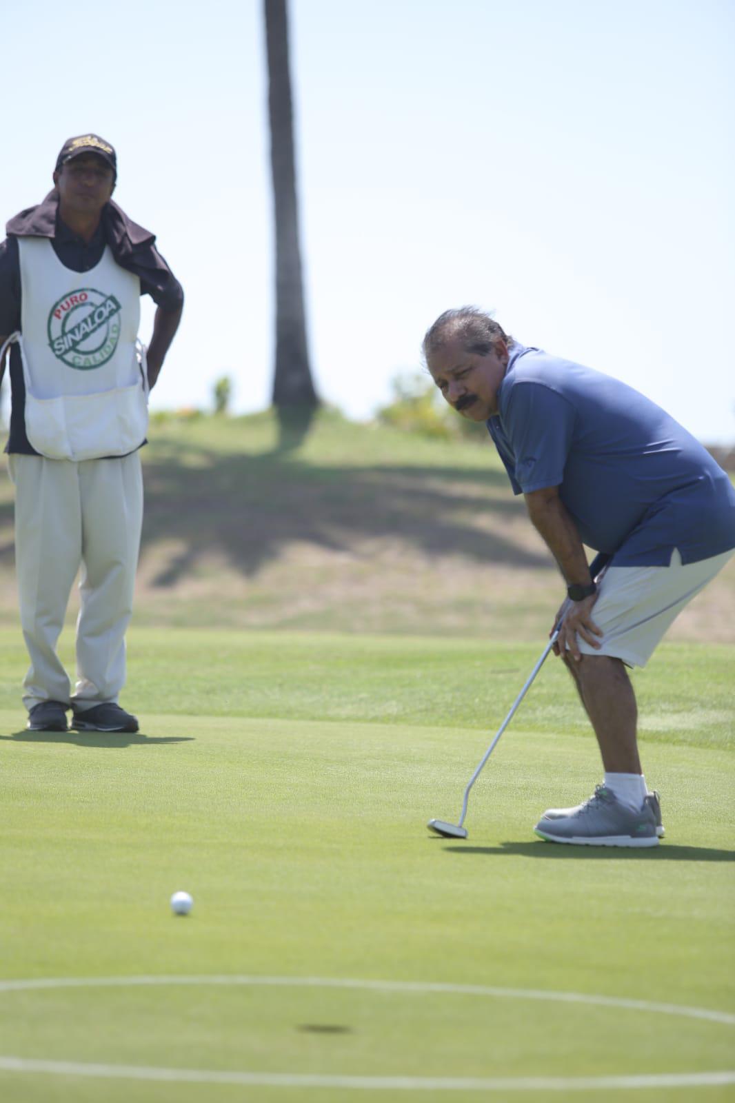$!Cisneros y Rocha toman la punta en arranque del Torneo Anual de Golf Alhma
