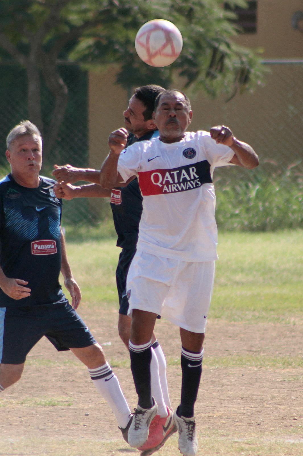 $!Ingenieros logra punto extra en Liga Veteranos Platino, en Mazatlán