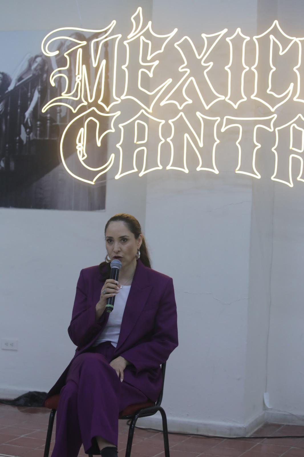 $!La funcionaria resaltó la participación de músicos y compositores sinaloenses en la producción de México Canta.