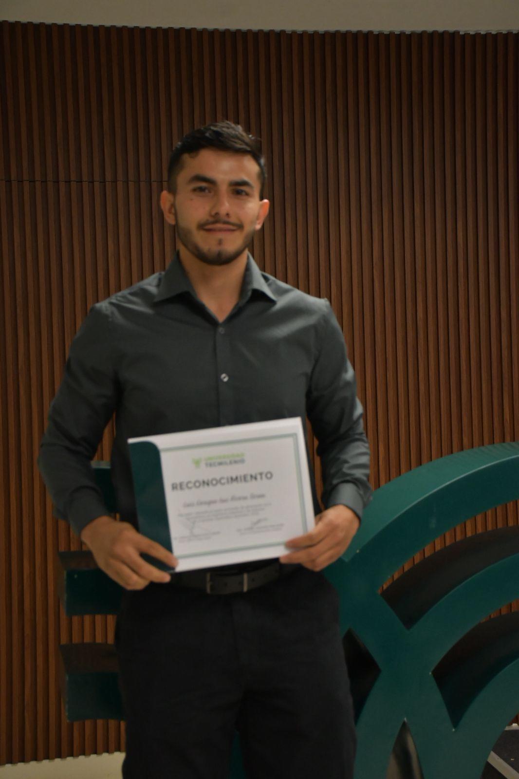 $!Reconoce Tecmilenio Campus Culiacán a 43 alumnos y 10 docentes por excelencia académica en 2025