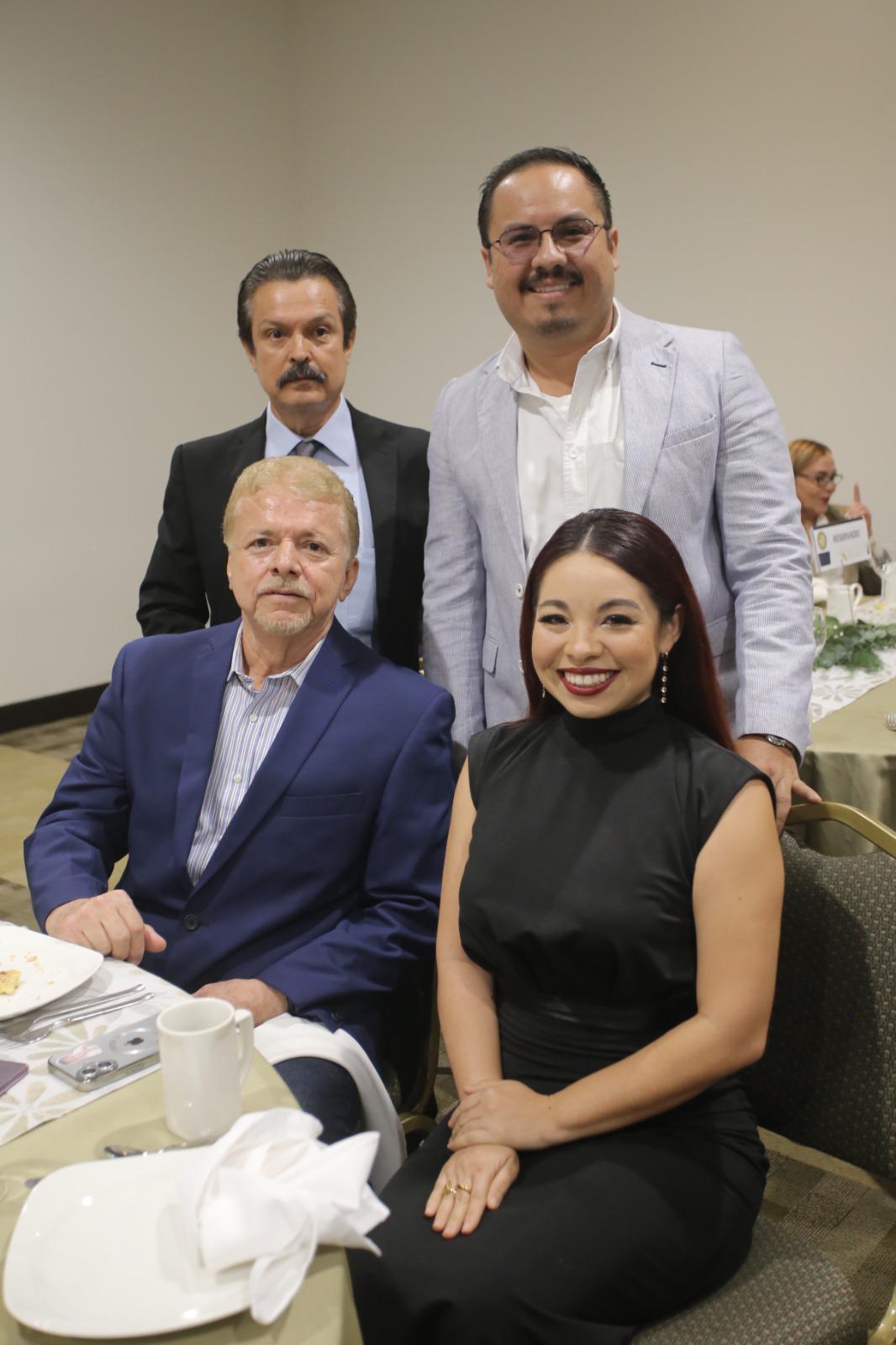 $!Integrantes del Colegio de Notarios y representantes del gremio asistieron al evento.