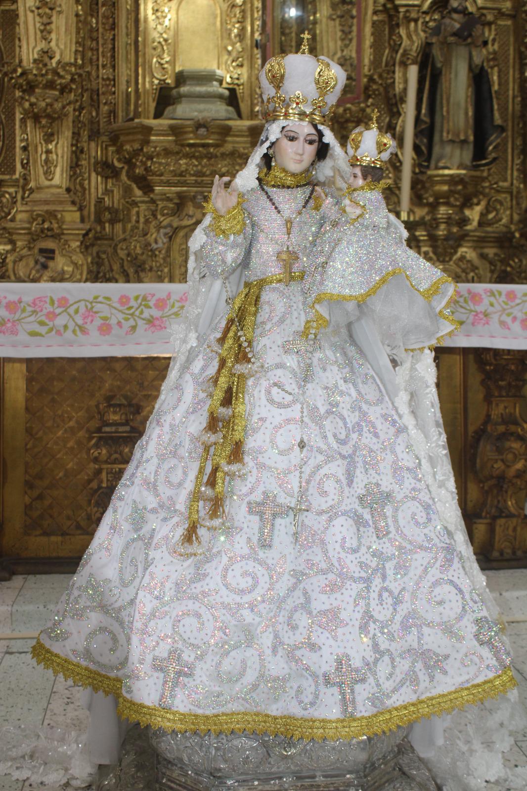 $!Visten a Nuestra Señora del Rosario de ‘lucero del amanecer’ para iniciar su fiesta