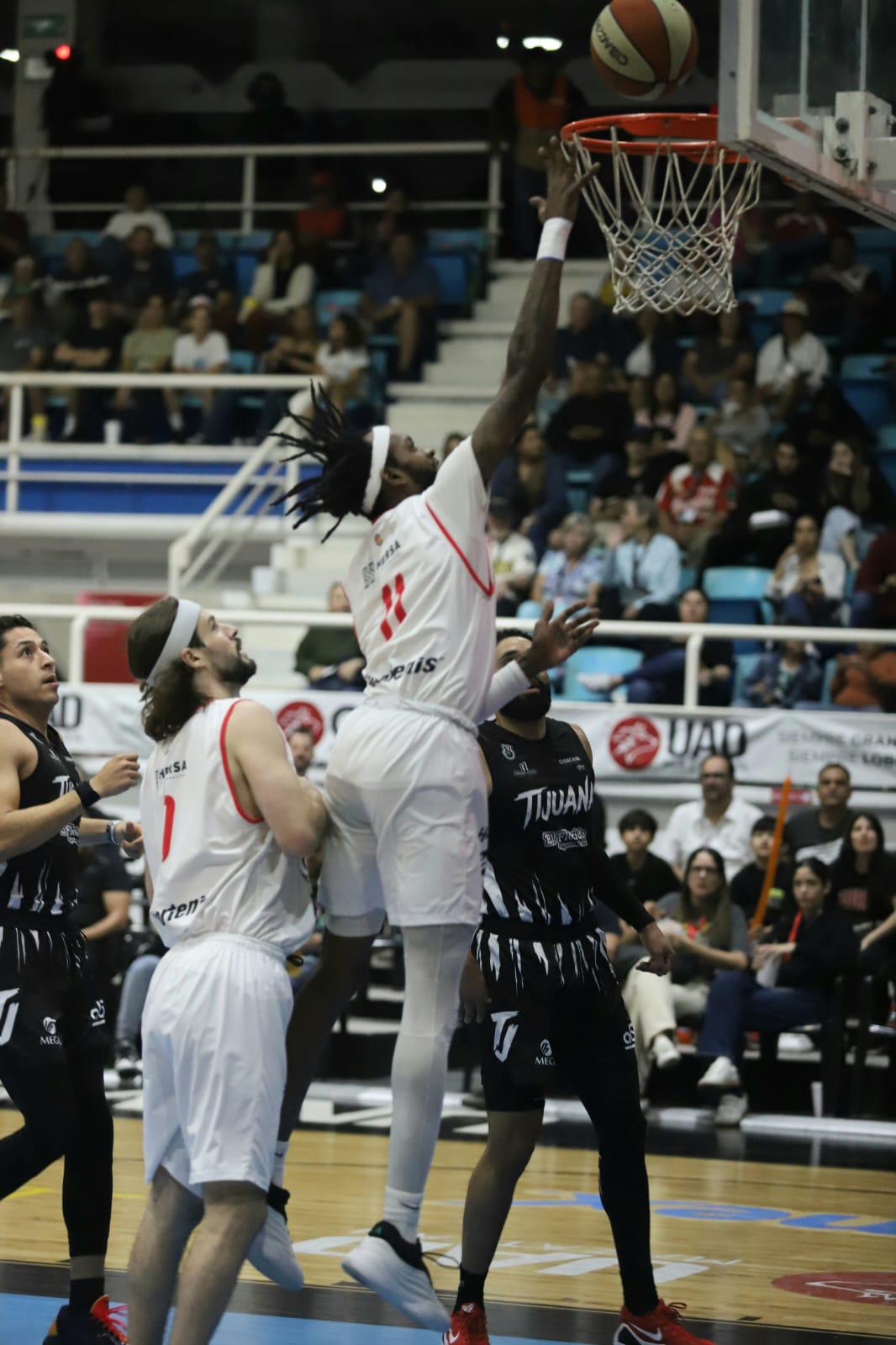 $!Venados Basketball sufre otra vez en casa y Zonkeys se lleva la serie
