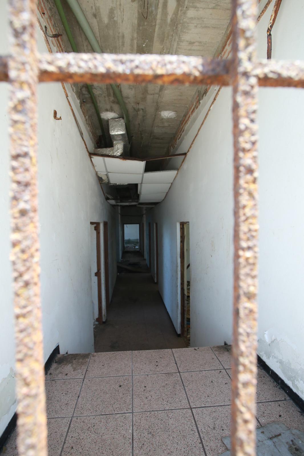 $!Deterioro acaba con edificio de Telégrafos en el Paseo Claussen de Mazatlán