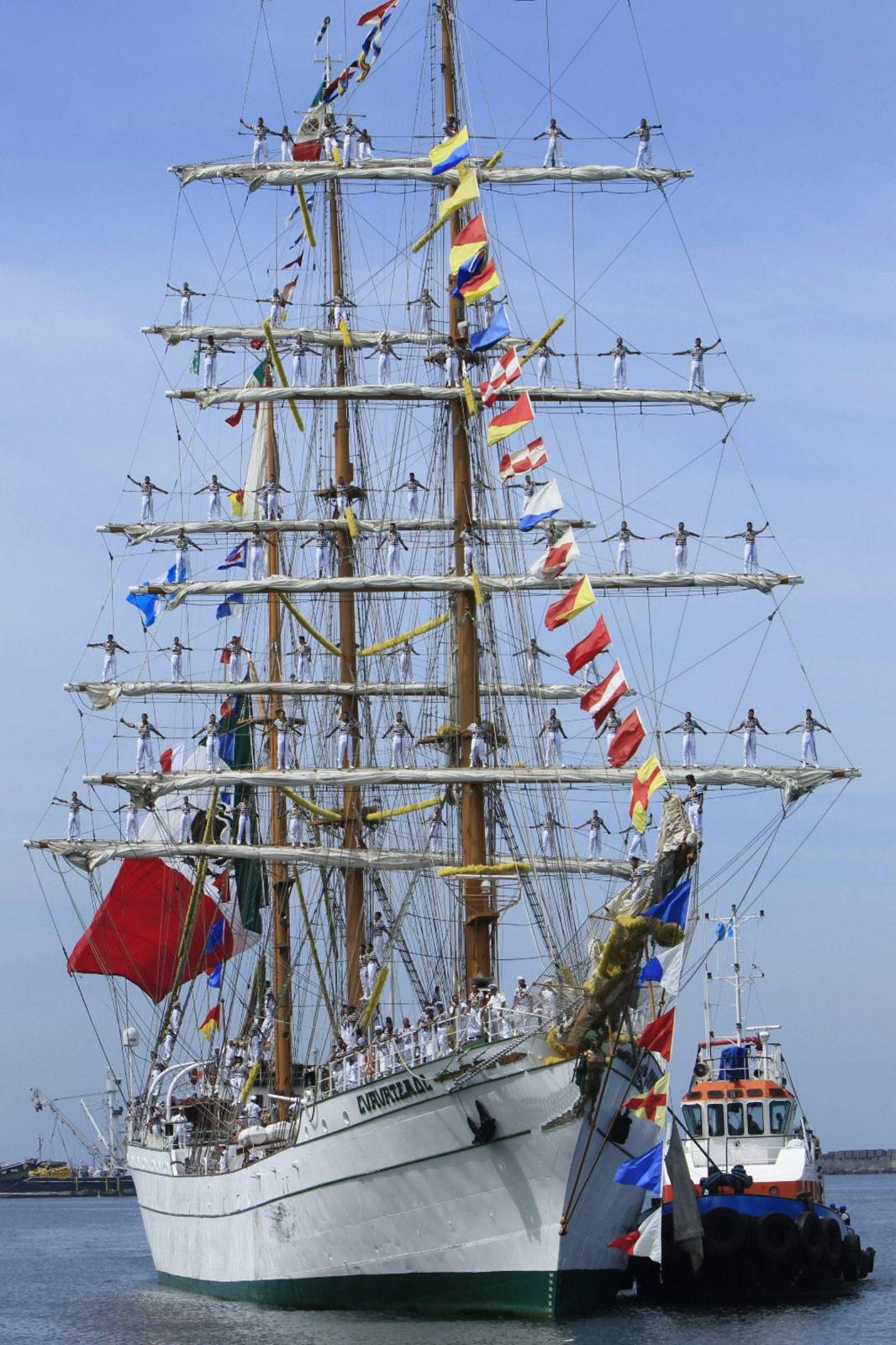 $!El Buque Escuela Cuauhtémoc estuvo en Mazatlán y miles de visitantes subieron a bordo