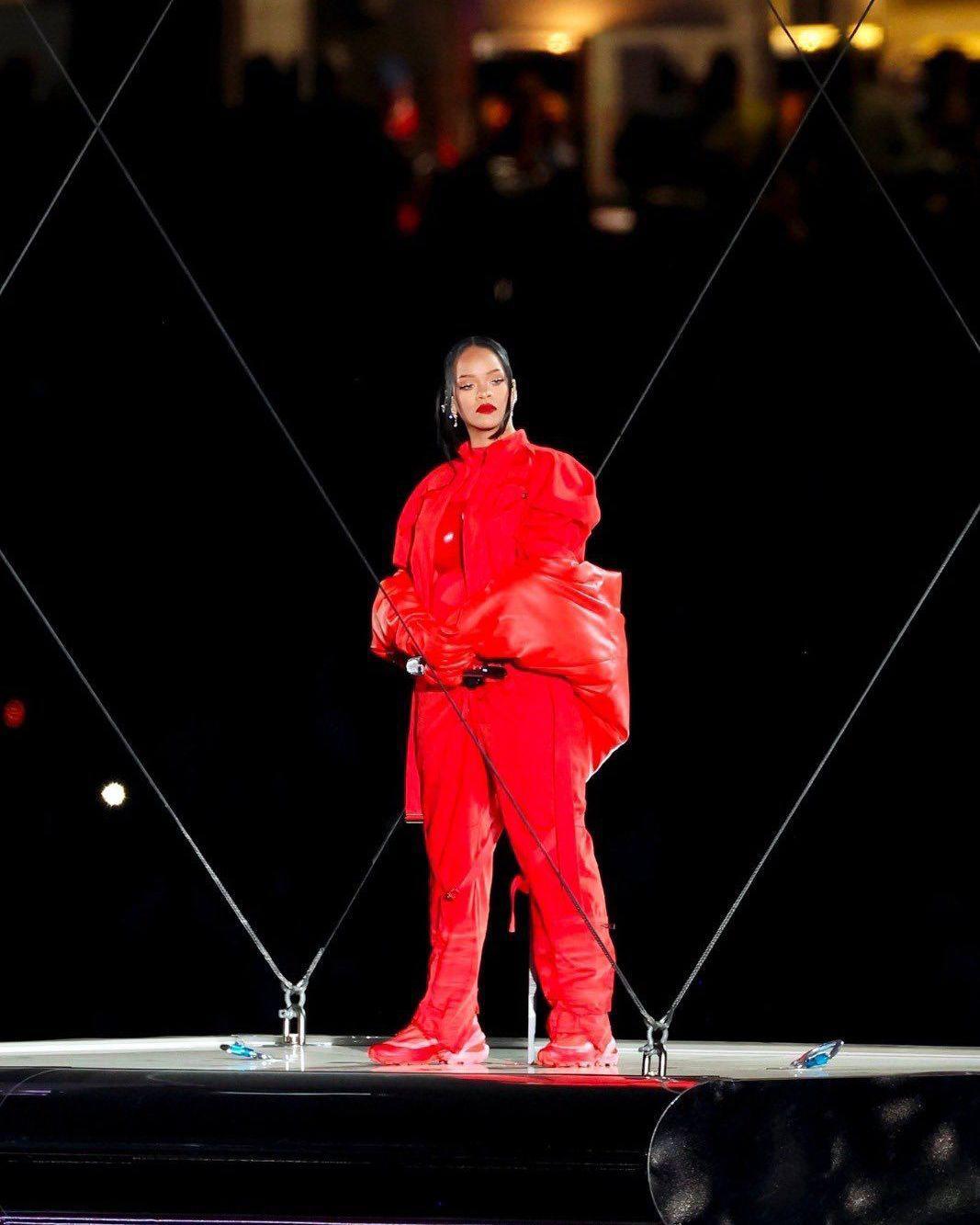 $!Obtiene Rihanna la corona como el mejor Super Bowl, superando a Katy Perry