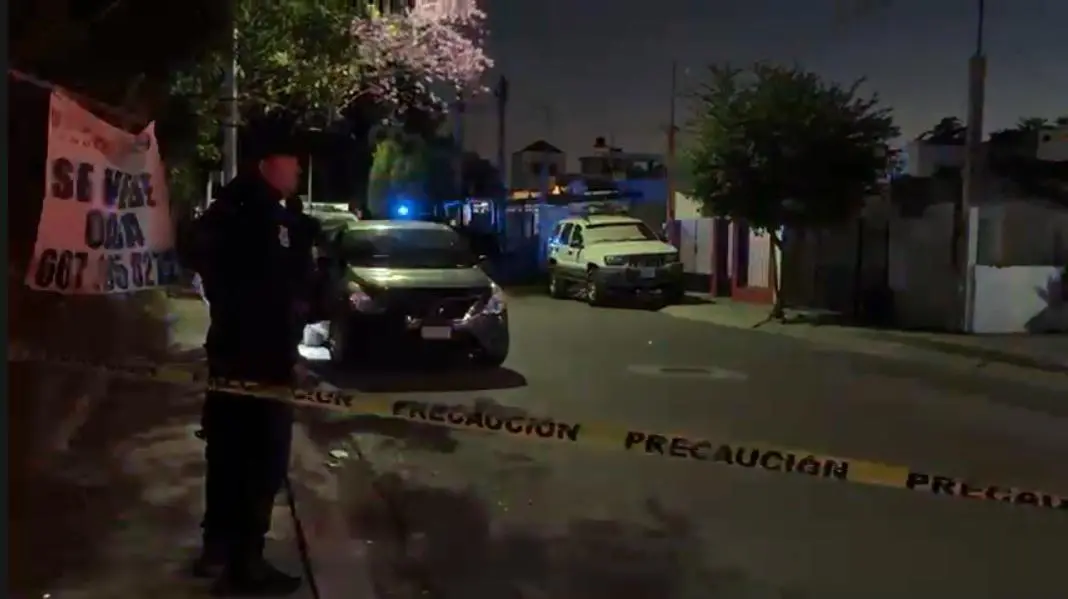 $!Asesinan a un hombre dentro de un vehículo junto a un kínder en Villas del Río, Culiacán