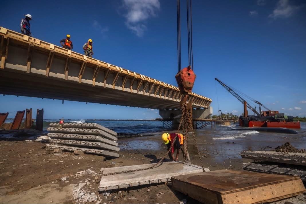 $!Destaca Yeraldine Bonilla avance del 45% en puente Bellavista-Boca del Río-Las Glorias, en Guasave