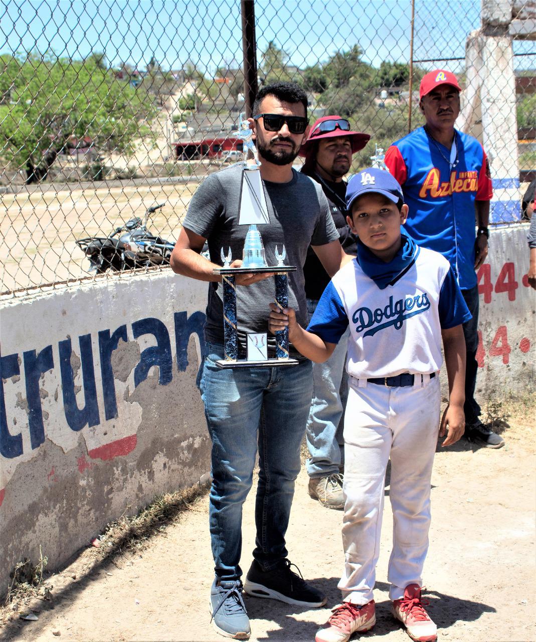 $!Azteca Azul, campeón del cuadrangular de beisbol Día del Niño en Escuinapa