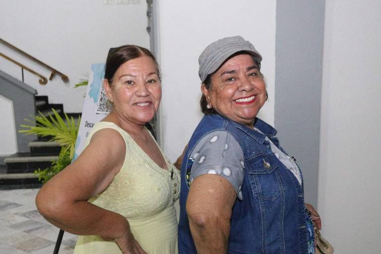 Disfrutan mazatlecos la obra ‘Caneros’