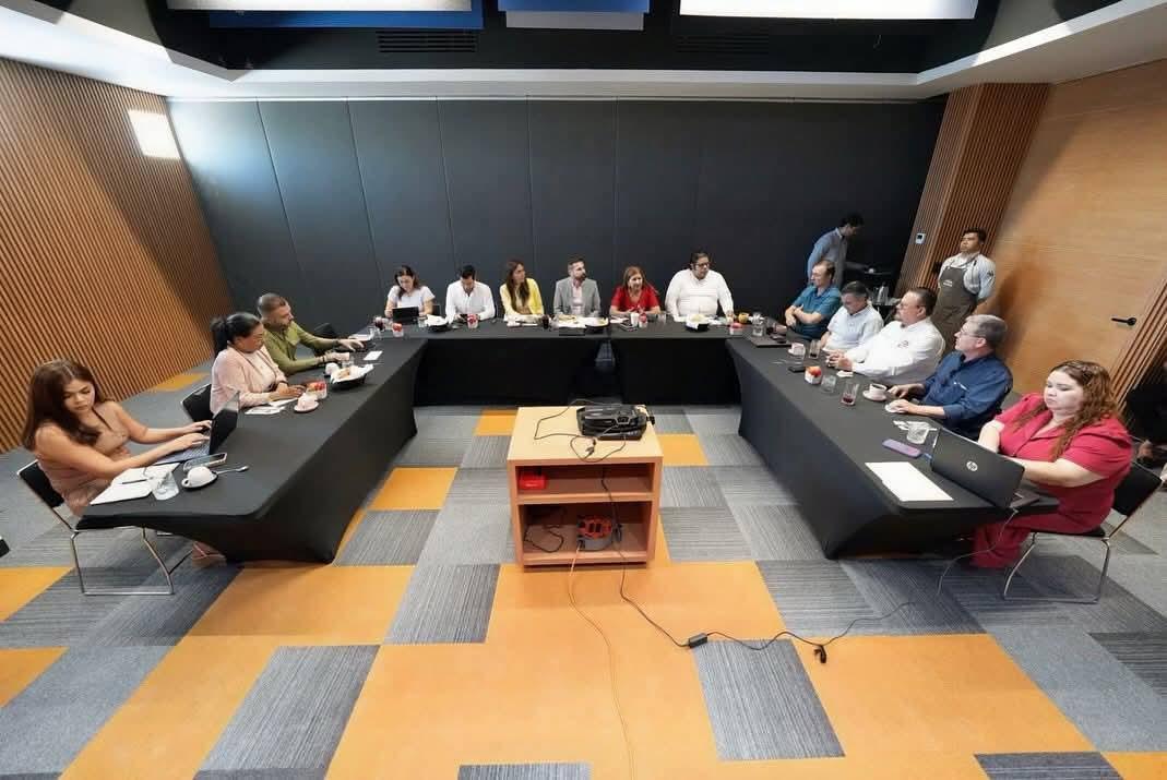 $!Intercamaral pide fortalecer Mazatlán; Tere Guerra se compromete a impulsar reformas en seguridad, turismo y servicios