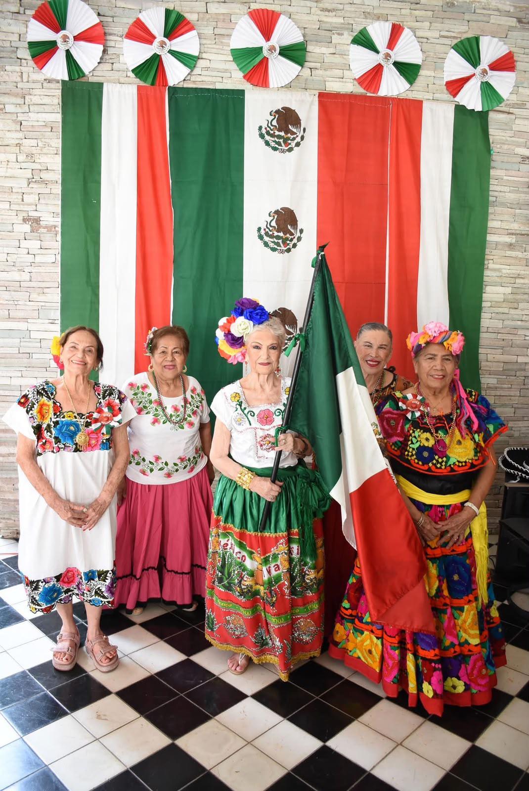 $!Mary Díaz, Esthela Rincón, Amelia Duagon, Lourdes Bortoloti y Ofelia Torres.