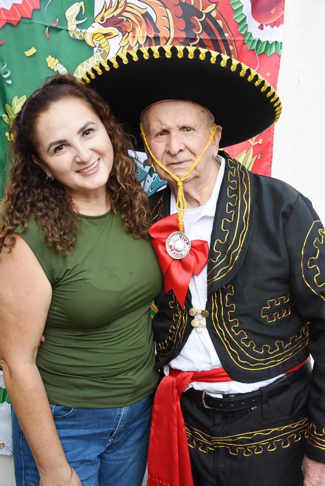 $!Familiares acompañaron a los abuelitos ese día de fiesta.