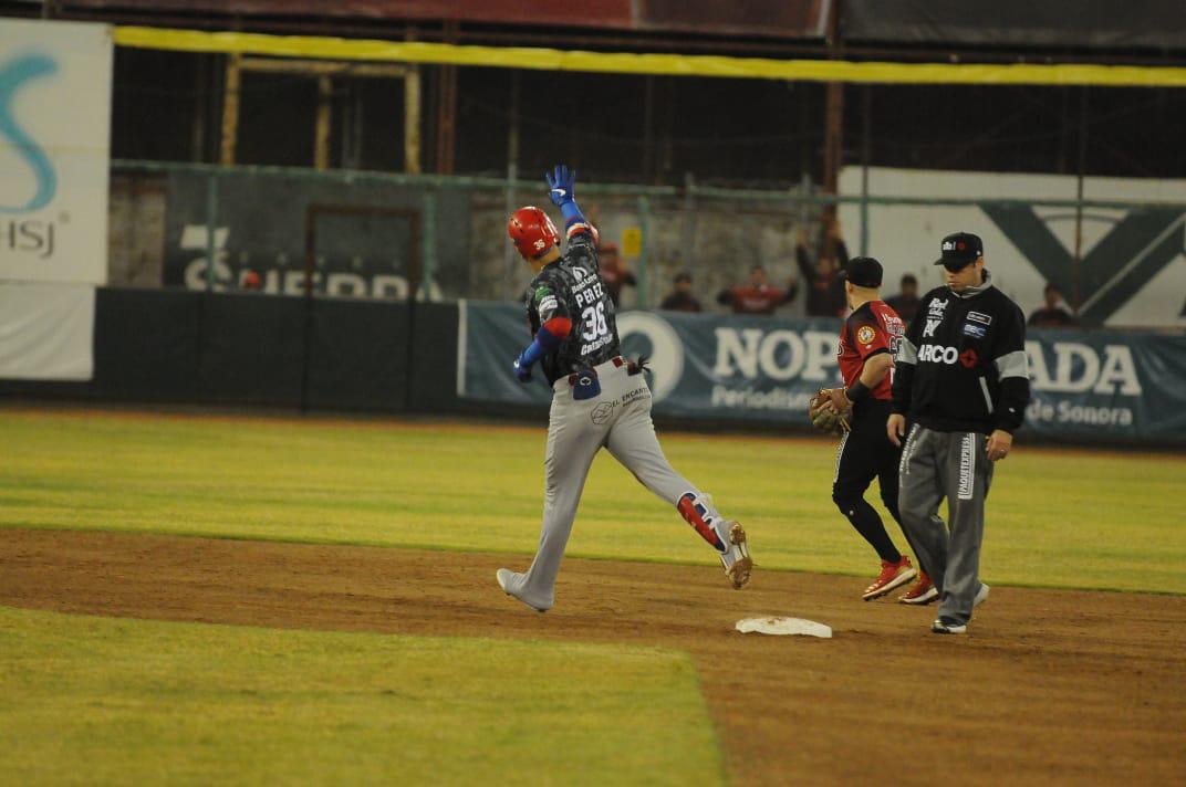$!Con efectivo pitcheo y bateo oportuno, Venados vence a Mayos y empata la serie