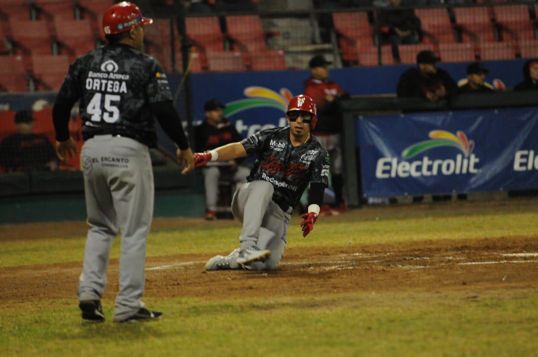 $!Con efectivo pitcheo y bateo oportuno, Venados vence a Mayos y empata la serie