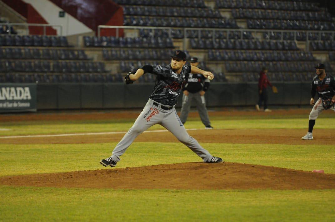 $!Con efectivo pitcheo y bateo oportuno, Venados vence a Mayos y empata la serie
