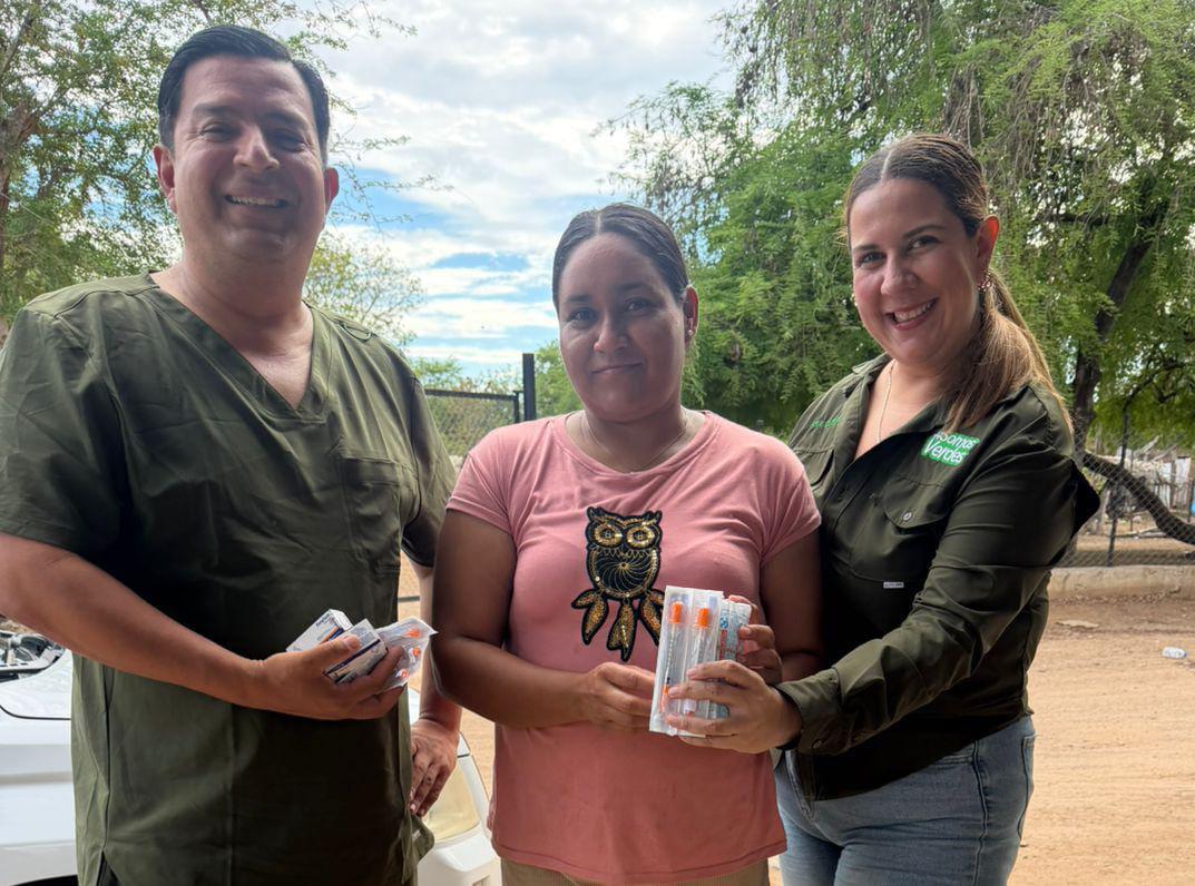 $!Regidora atiende petición de apoyo de medicamento de familias del Tablón 1, en Rosario