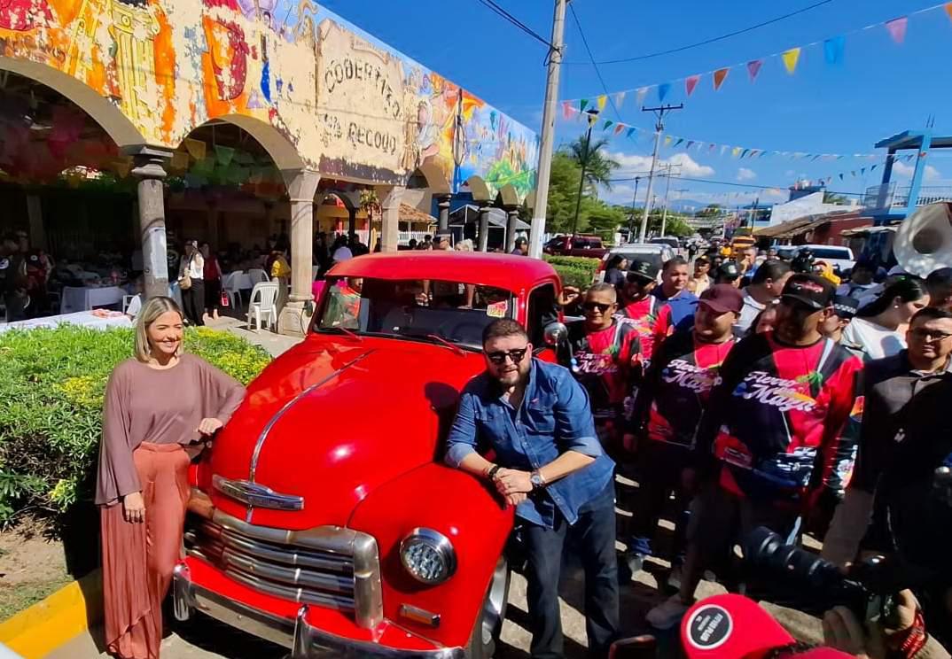 $!La Alcaldesa Estrella Palacios y Poncho Lizárraga.