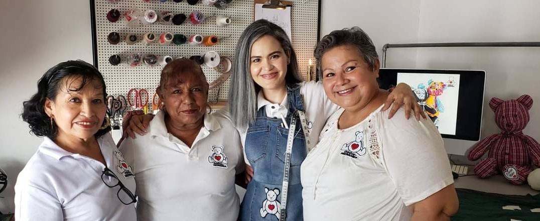 $!Iki Esquerra fabrica muñecos memoriales en honor a seres queridos fallecidos