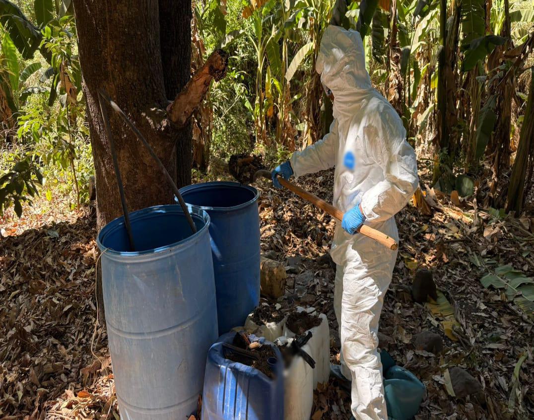 $!Inhabilitan cinco áreas de concentración de químicos para elaborar metanfetamina, en Culiacán