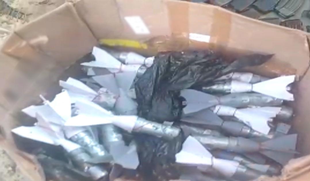 $!Aseguran armamento, explosivos y precursores químicos en Badiraguato y Cosalá