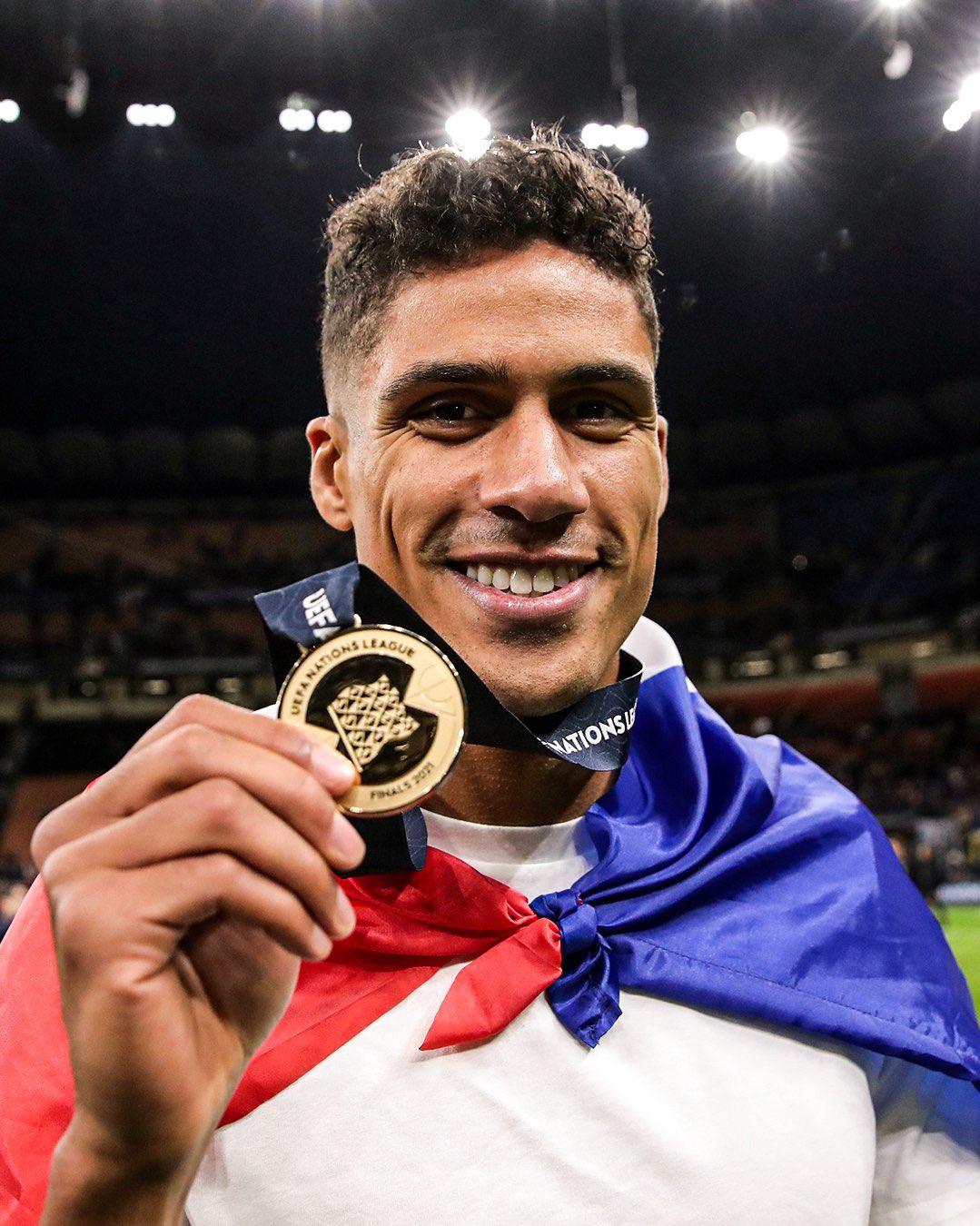 $!El defensa Raphaël Varane anuncia su retiro de la selección francesa tras una década