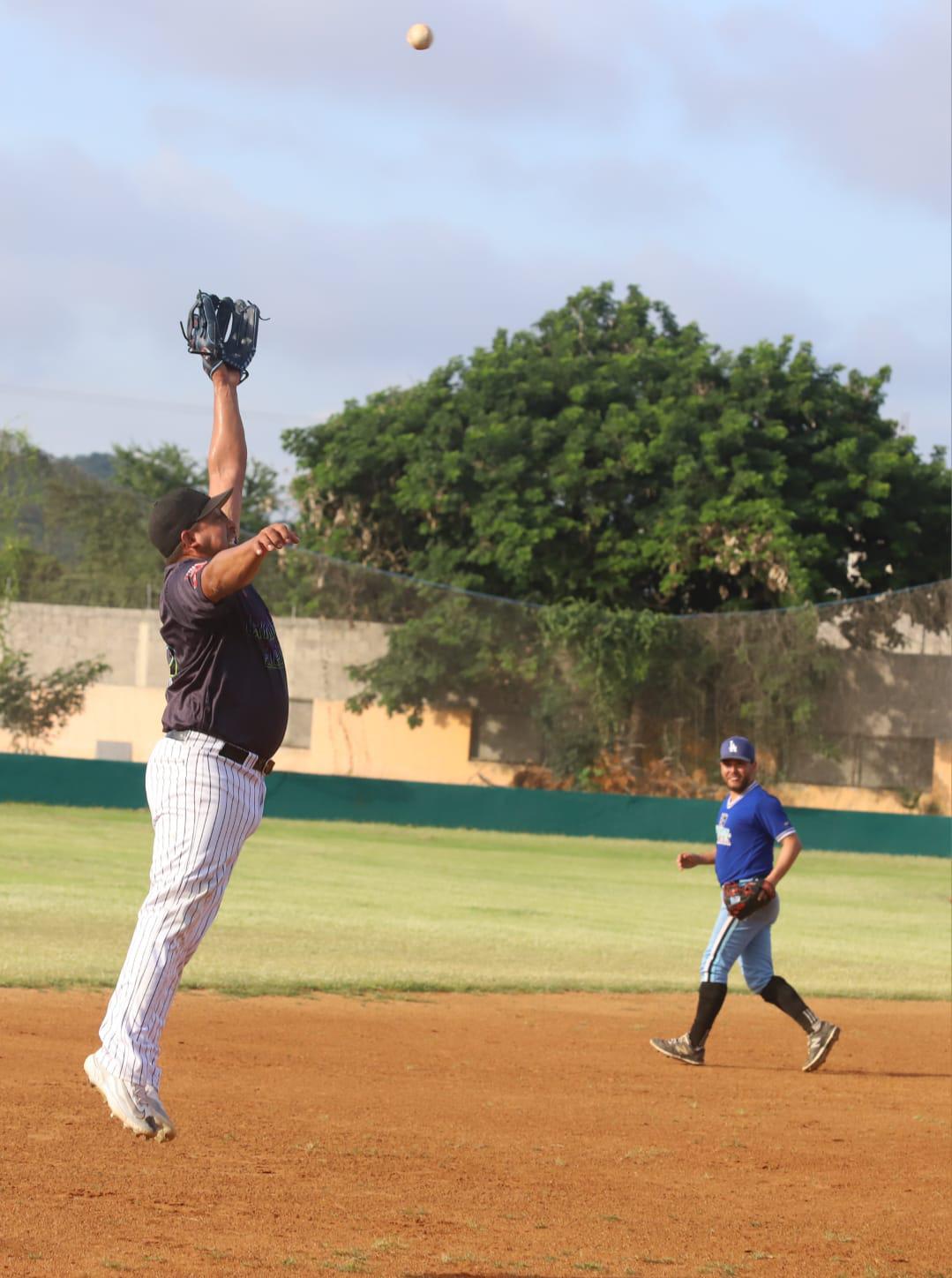 $!Músicos encabeza la tabla de Liga de Beisbol Meseros