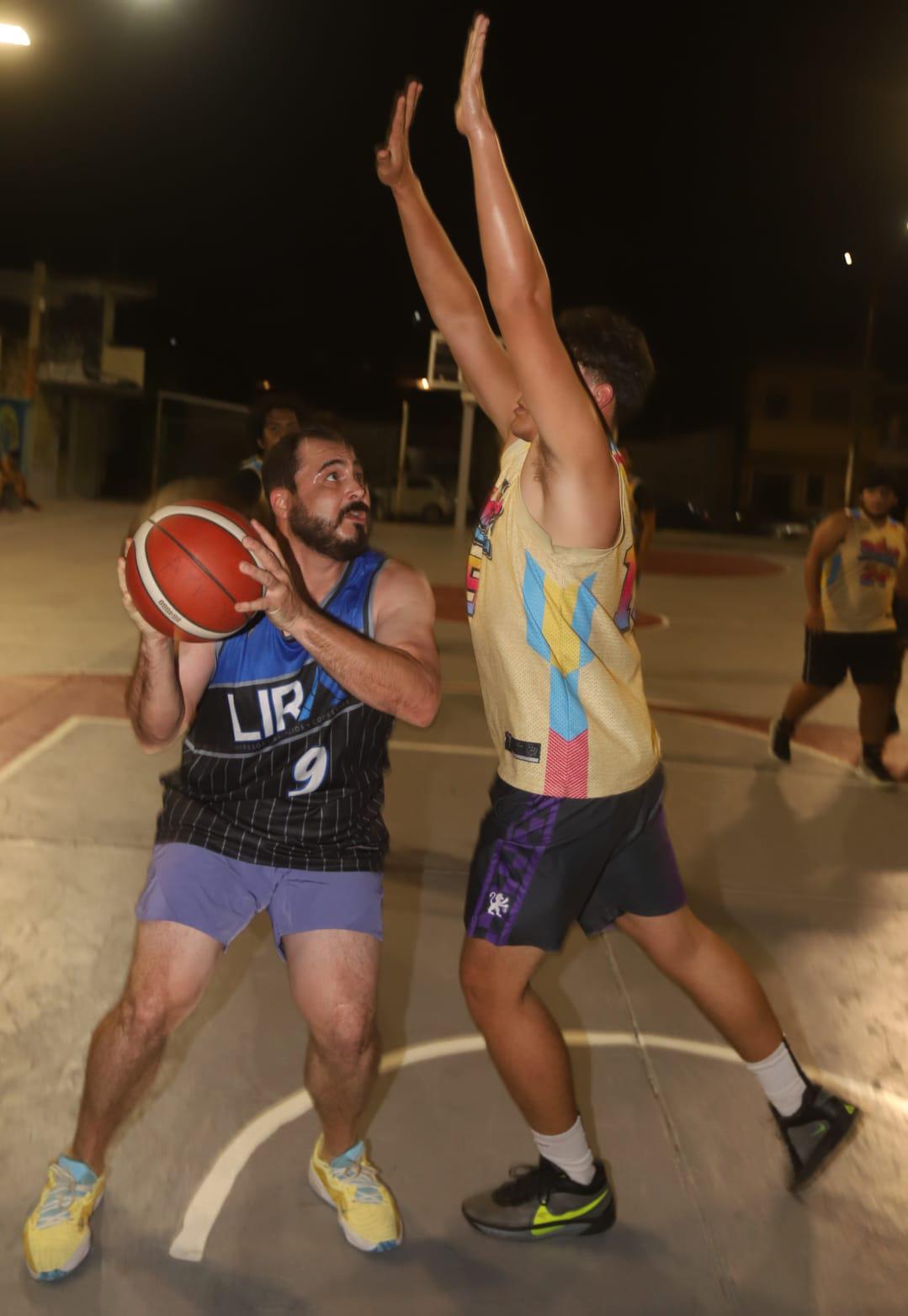 $!Rafart deja en el camino a Liras Gráfico en Torneo de Baloncesto Municipal