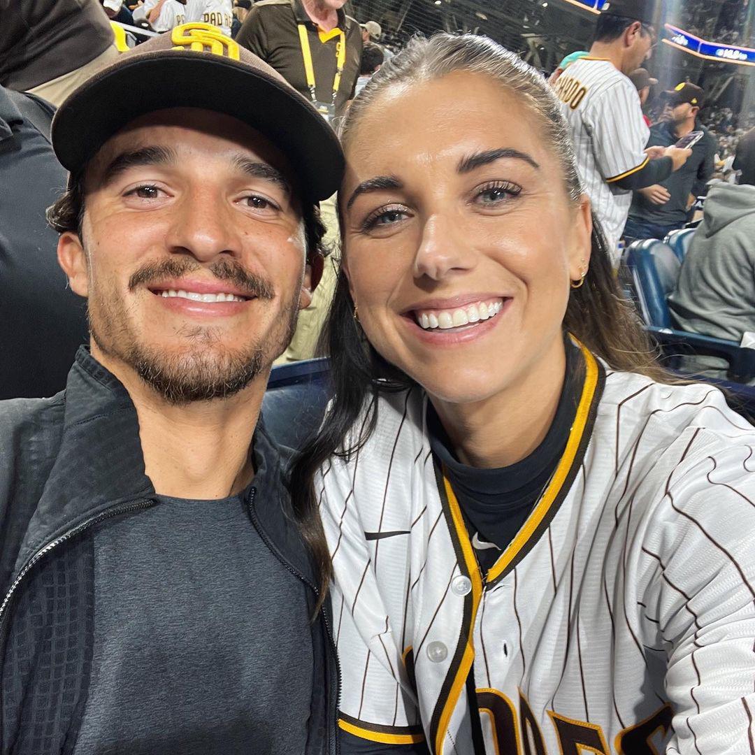 $!Alex Morgan y Servando Carrasco se dedican al futbol.