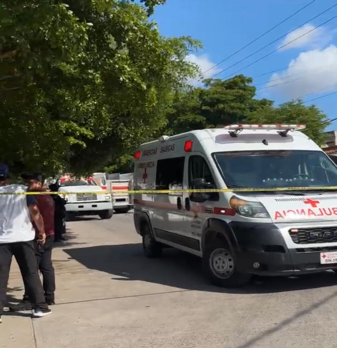 $!Incendio en anexo deja a dos personas sin vida y cinco más heridas de gravedad, en Los Mochis