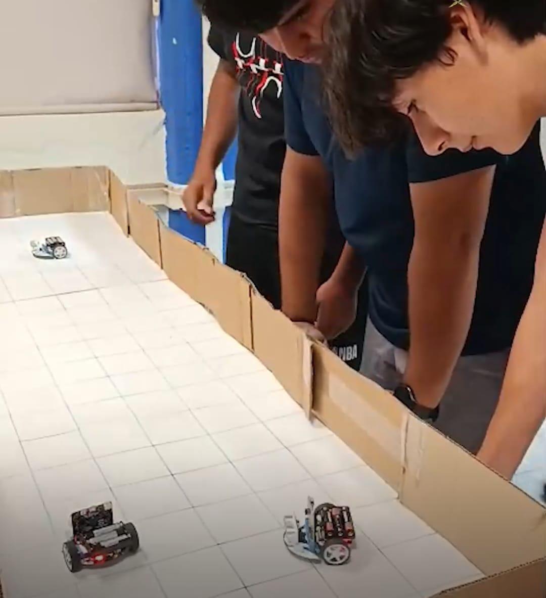 $!Estudiantes de preparatoria exhiben proyectos tecnológicos finales, en Rosario