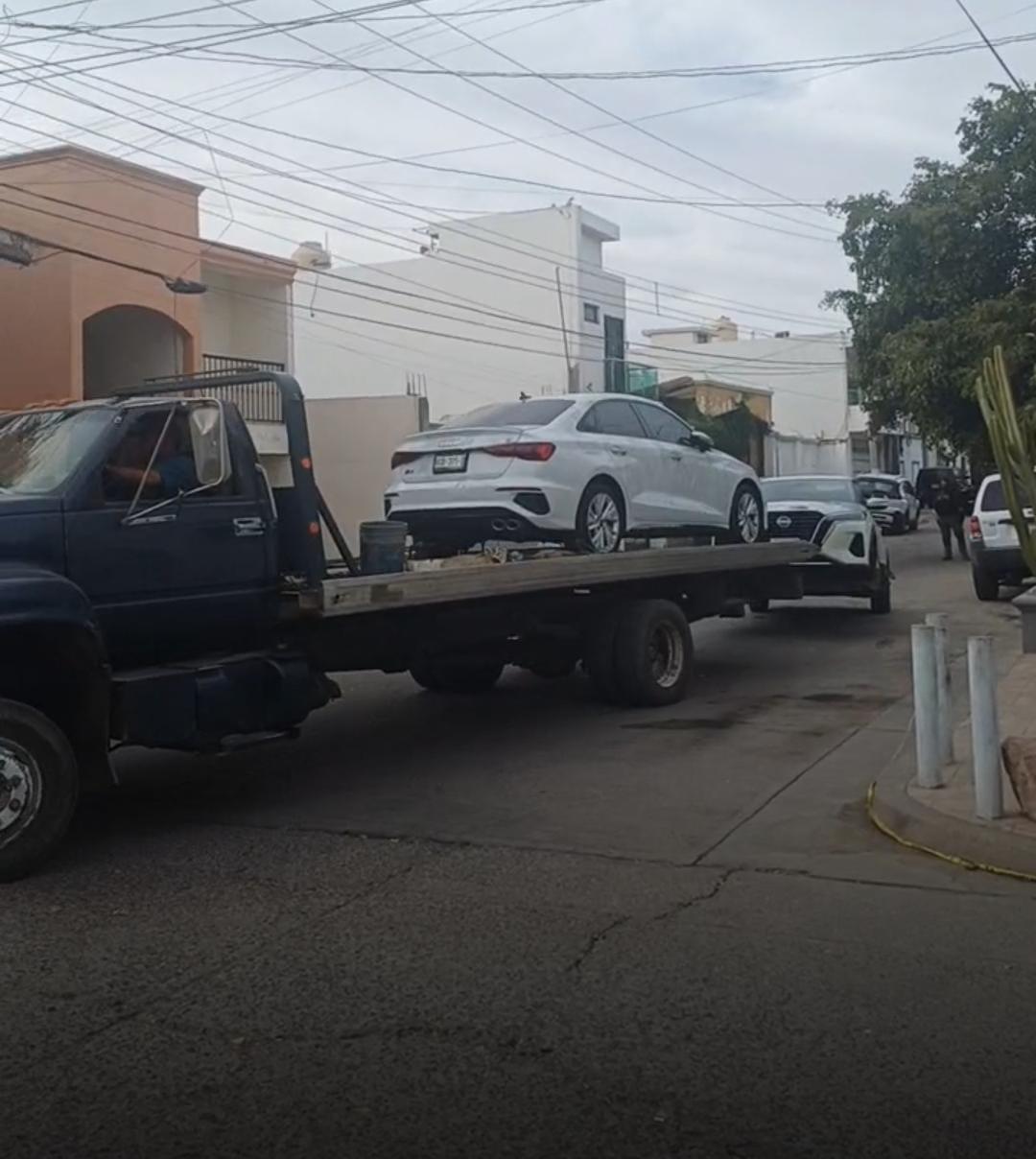 $!Aseguran dos vehículos tras cateo en la colonia Tierra Blanca, en Culiacán