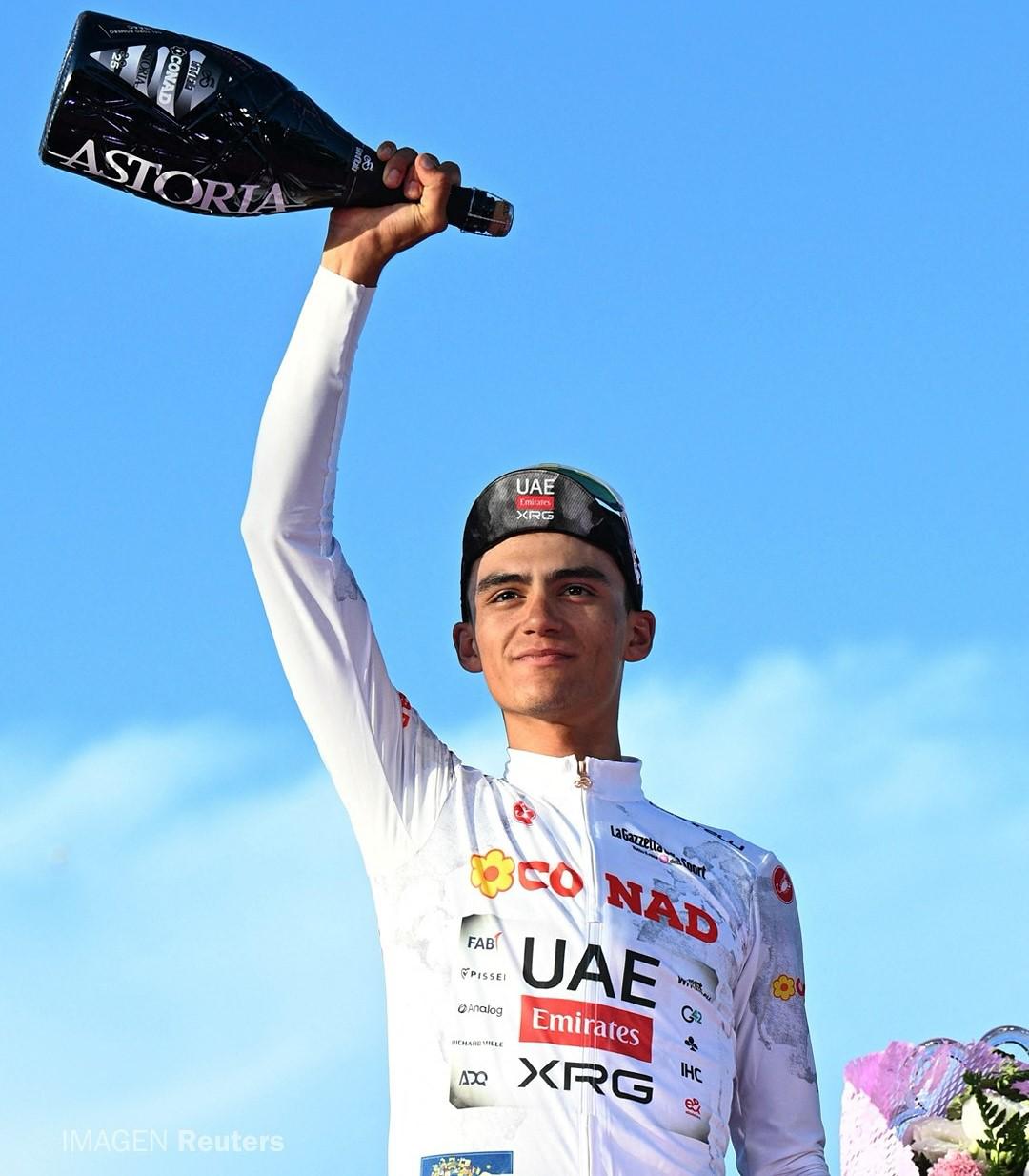 $!Del Toro, con luces y sombras, se abre paso entre las estrellas