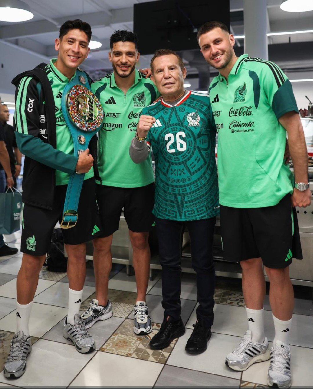 $!Julio César Chávez visitó a la Selección Mexicana