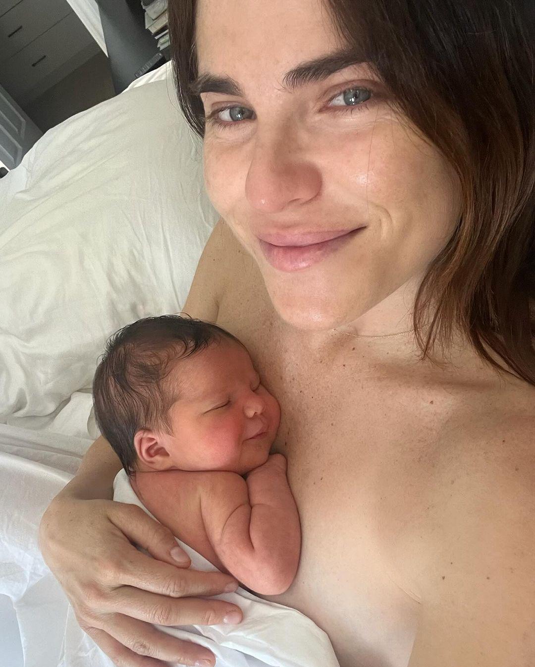 $!Nace el tercer bebé de Karla Souza, es niña y se llamará Giulia