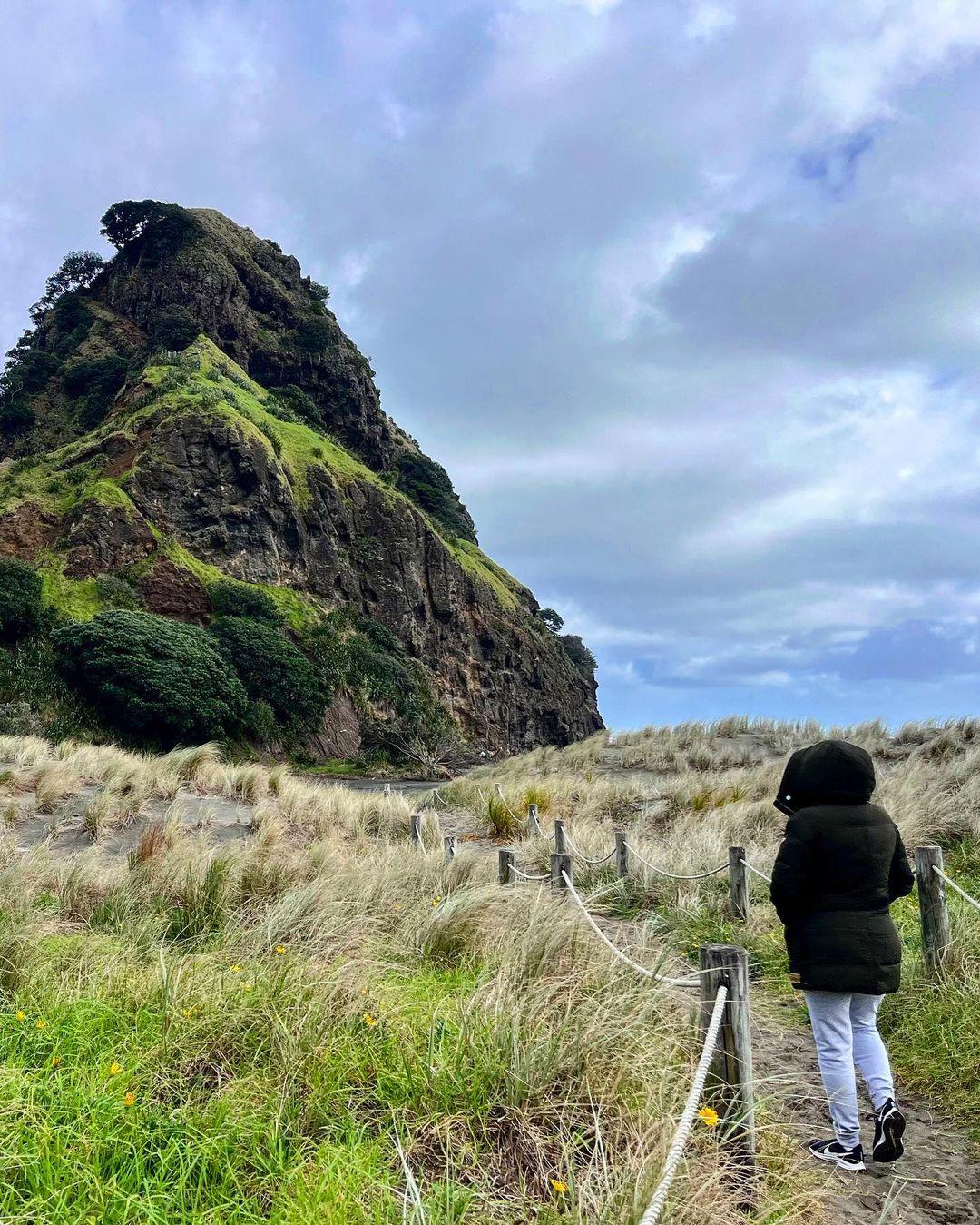 $!Disfrutan Eiza González y su mamá de Nueva Zelanda