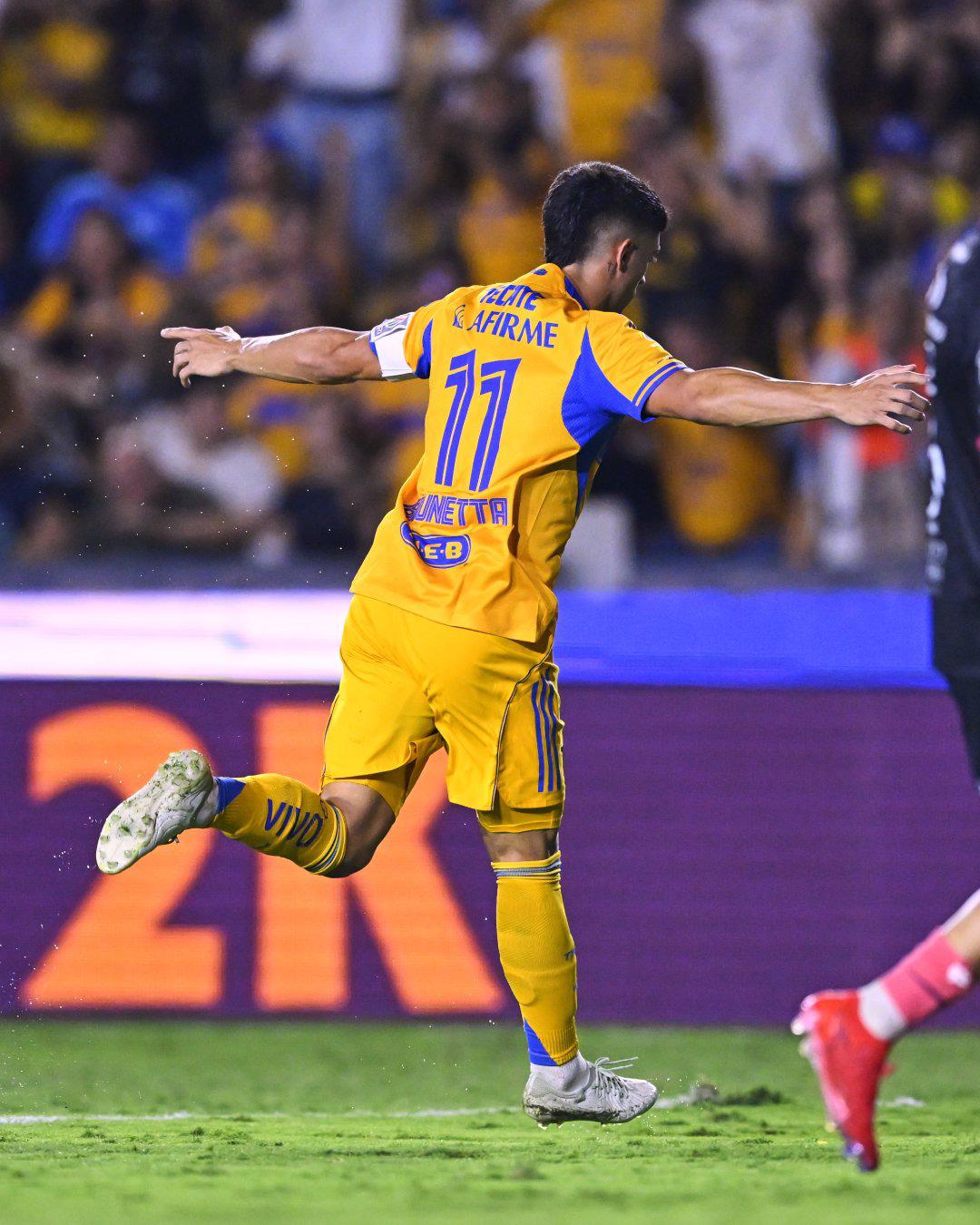 $!Los Tigres rugen con todo y golean al Puebla en el Volcán