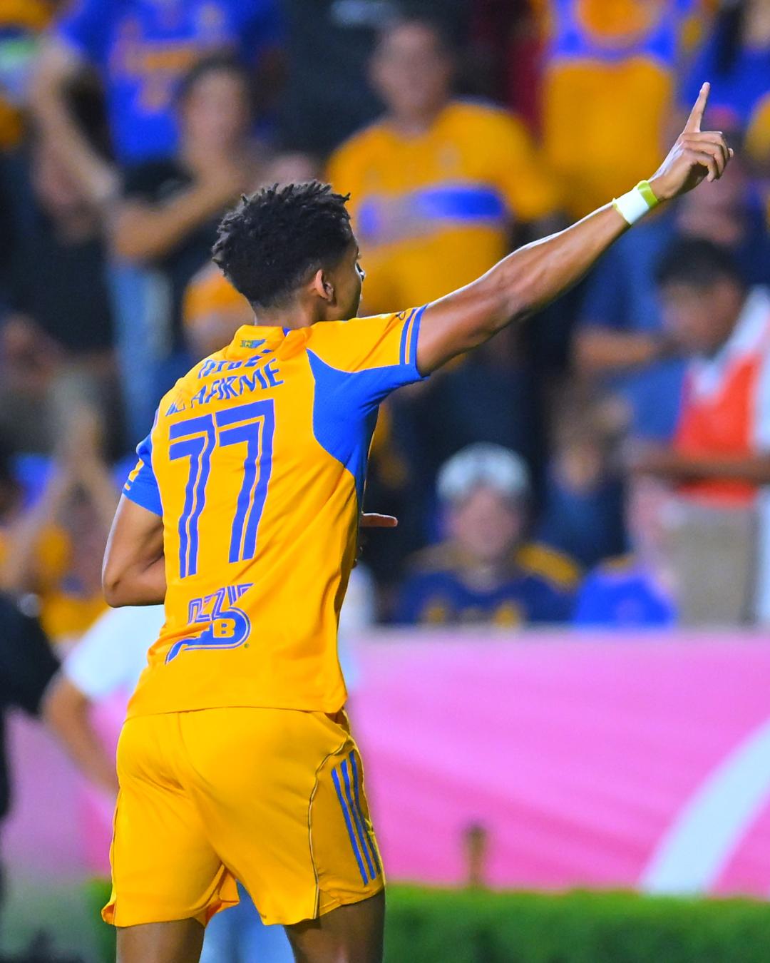 $!Los Tigres rugen con todo y golean al Puebla en el Volcán