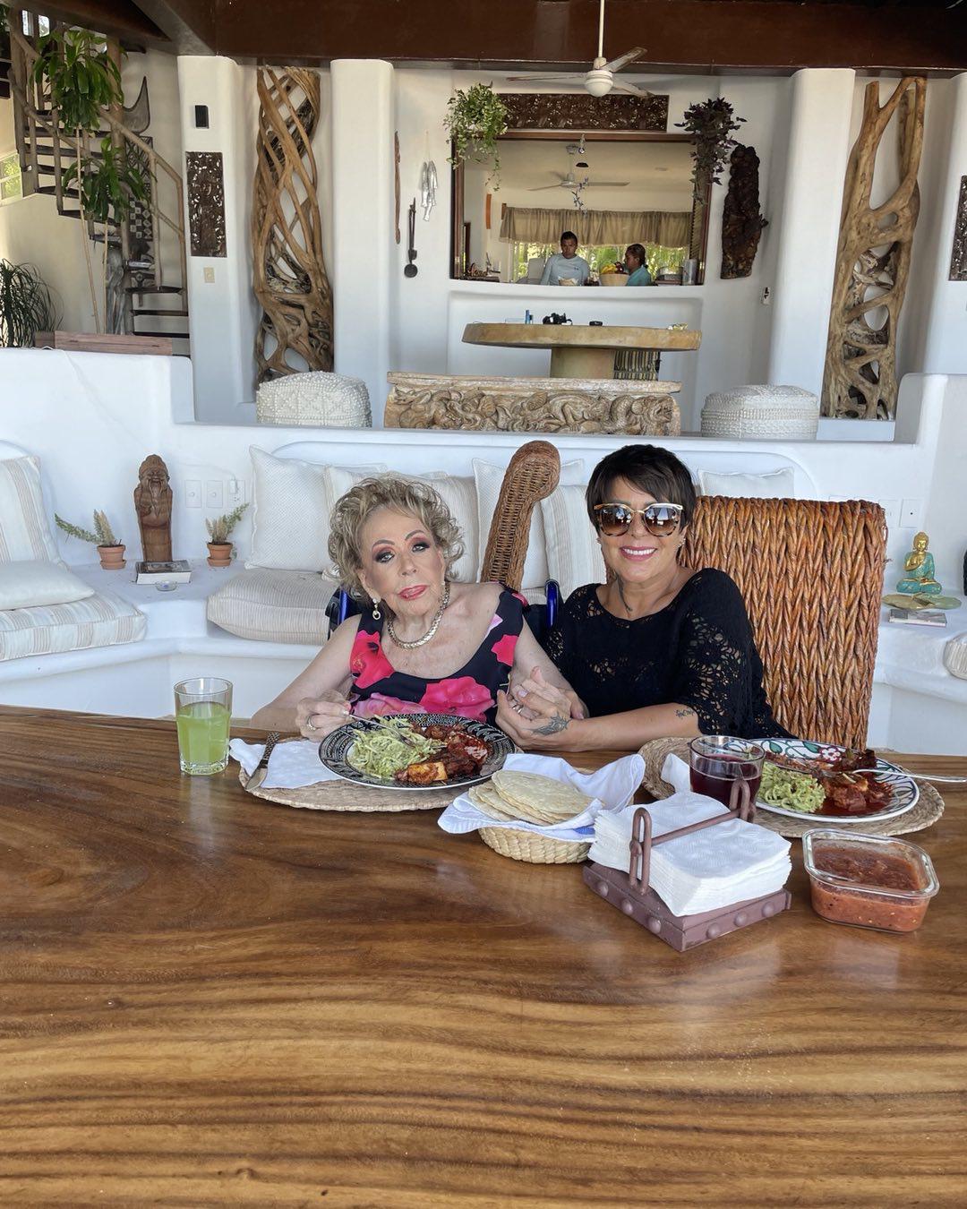 $!Alejandra Guzmán con su madre Silvia Pinal (qpd).