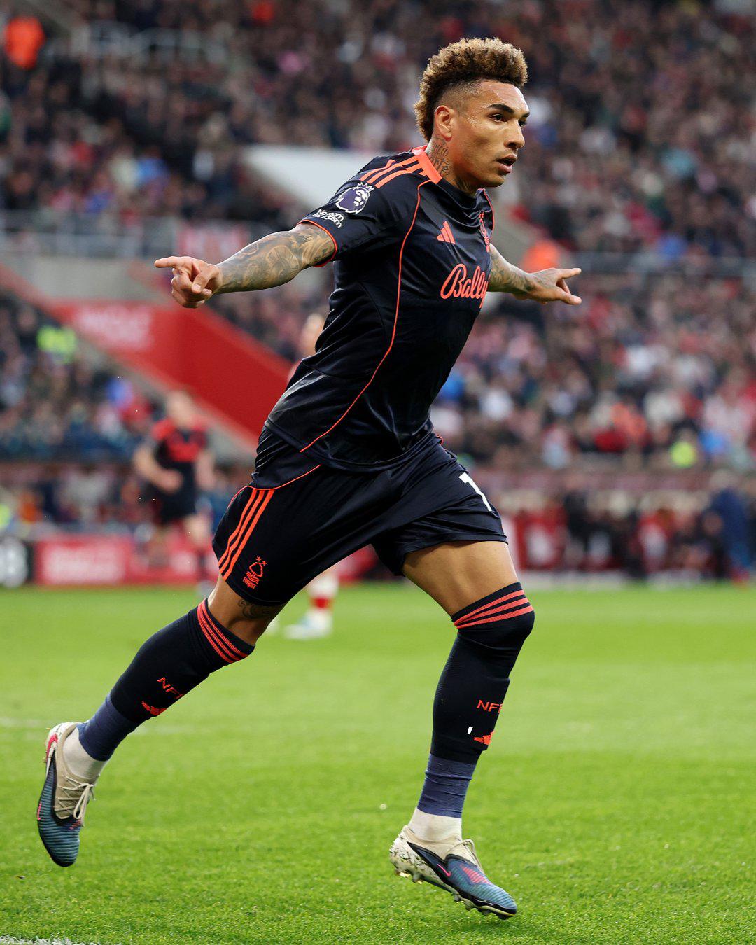 $!Nottingham Forest se acerca a la permanencia con goleada