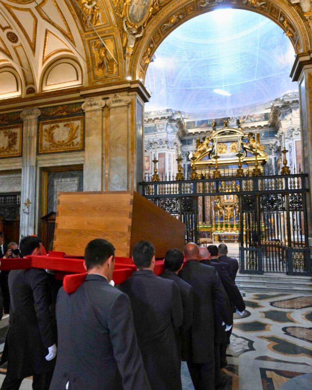 $!Papa Francisco es enterrado en la Basílica de Santa María La Mayor