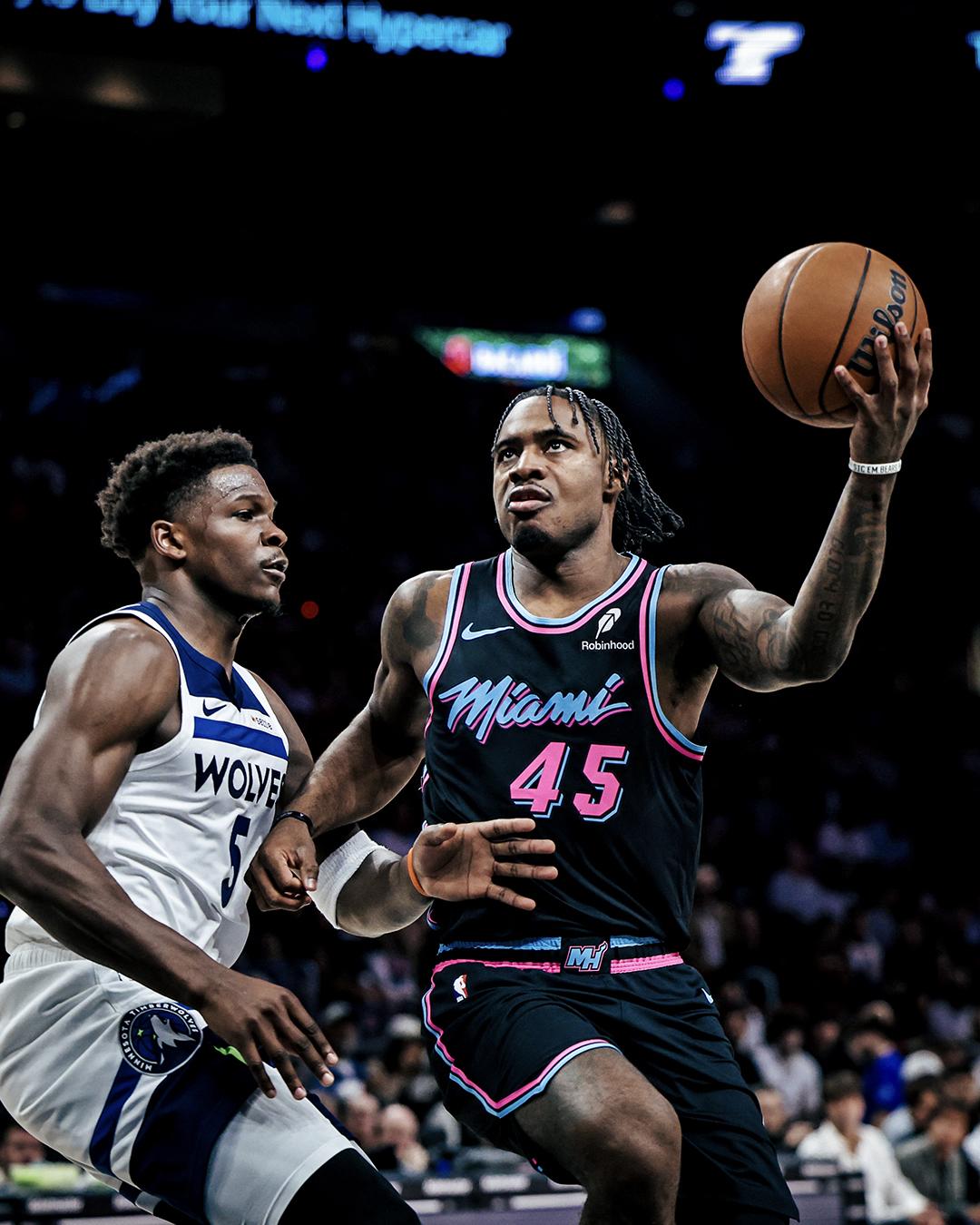 $!Timberwolves vencen al Heat con exhibición de Anthony Edwards