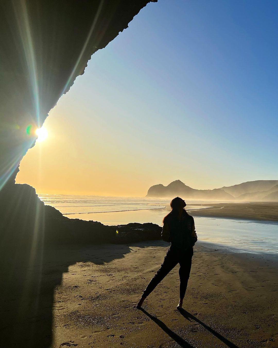 $!Disfrutan Eiza González y su mamá de Nueva Zelanda