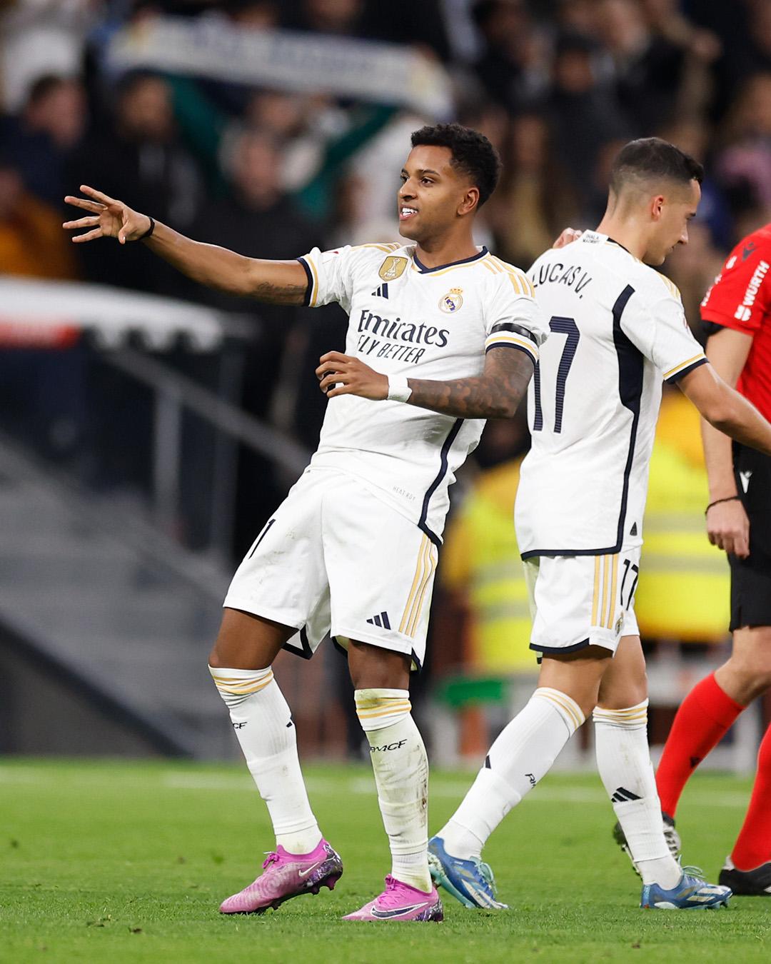 Real Madrid golea al Villarreal y es líder