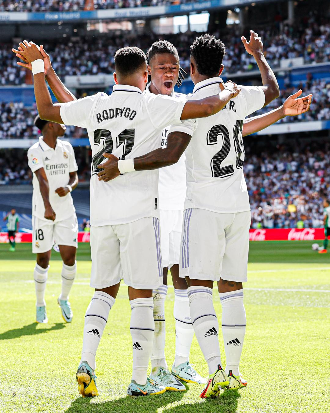 $!Real Madrid gana en su regreso al Bernabéu al Betis de Guardado