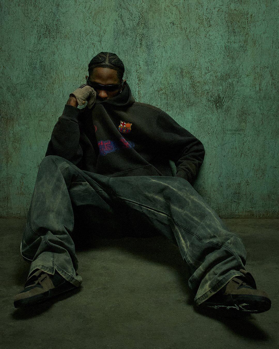 $!Lanza Travis Scott camiseta de edición limitada para el FC Barcelona