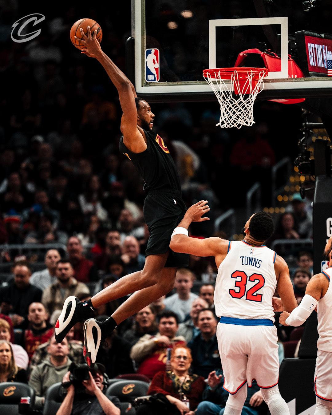 $!Cavaliers aplastan a los Knicks 142-105 en un despliegue ofensivo dominante